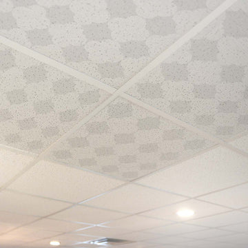Carreau de plafond texturé à motif quadrilobe P37